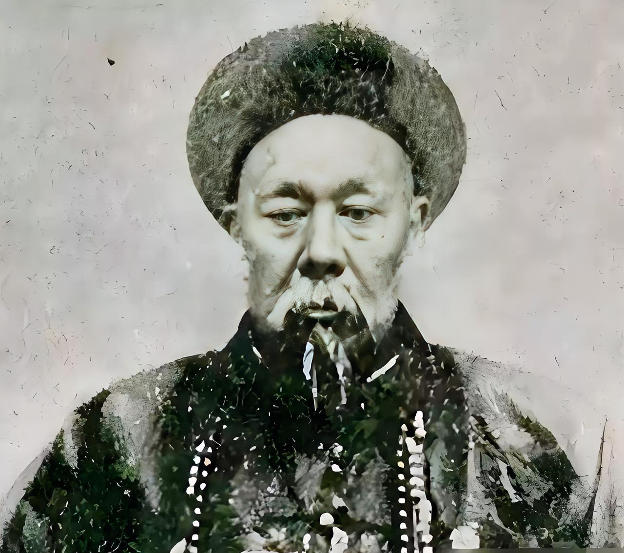 庚子事变后，洋人要求清政府处死一批主战派大臣。当名单递给慈禧时，慈禧圈下一个名字