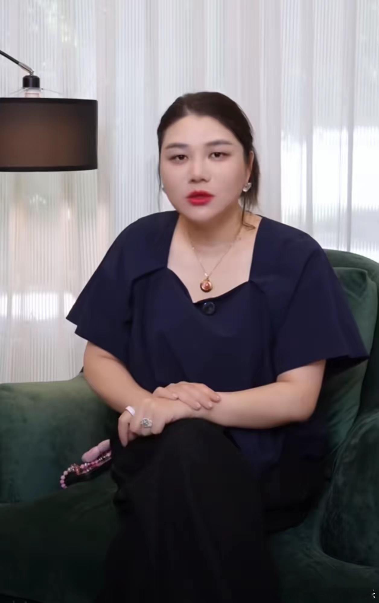 杨天真复胖了，贾玲也复胖了。明星也这么容易反弹，普通人就放轻松点吧。瘦子和胖子大