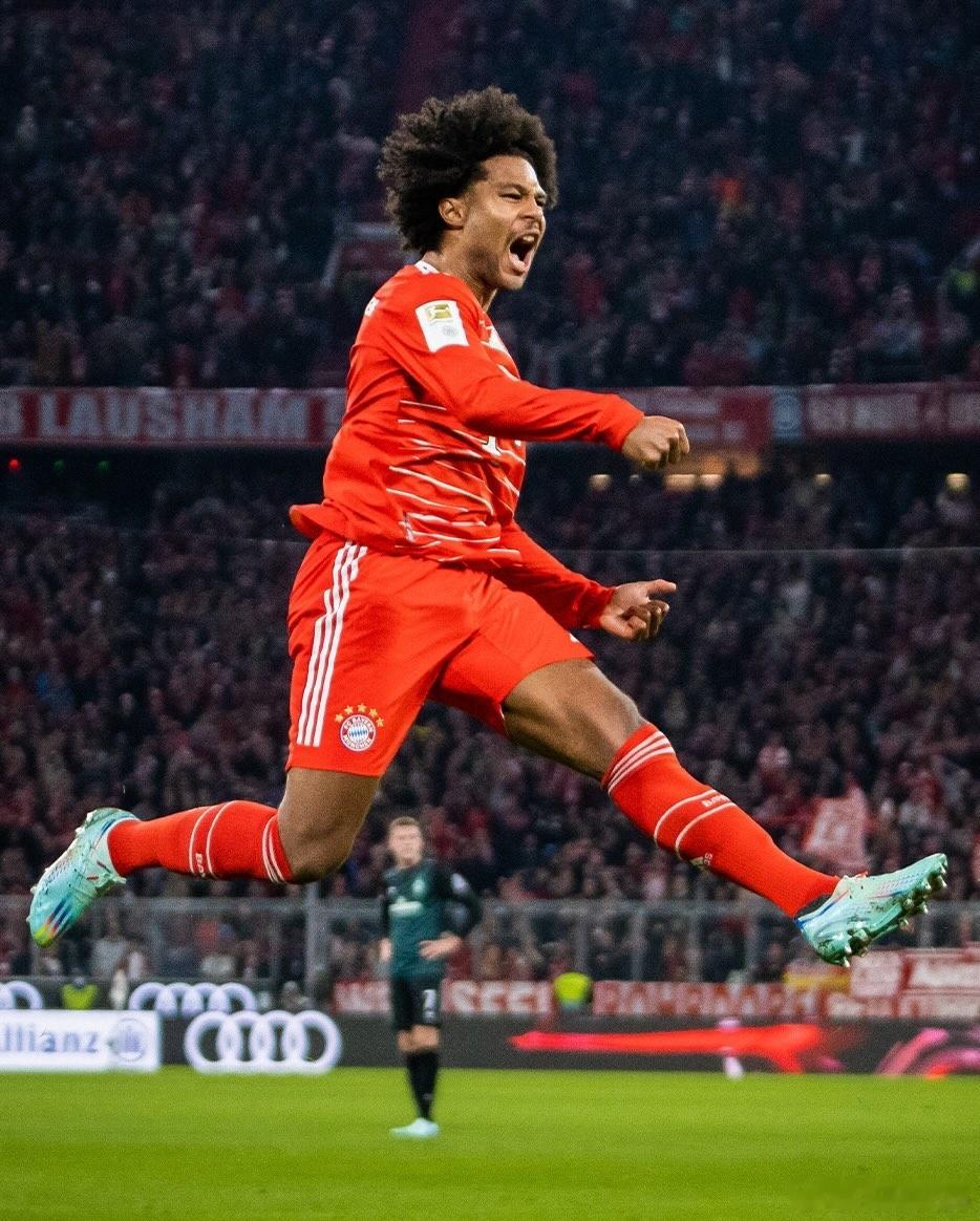 8️⃣年，小黑胖子給我們的美好🇩🇪格納佈裡，繼續陪伴我們至少至2️⃣0️⃣2