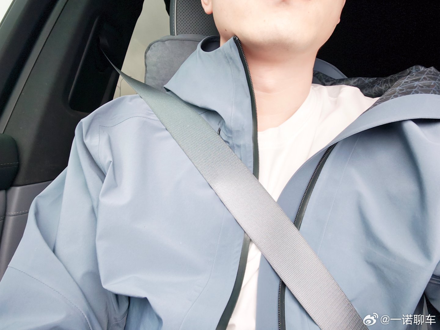 前几天睡觉还得开空调 这两天穿个外套在外面都有点冷了🥶  ​​​
