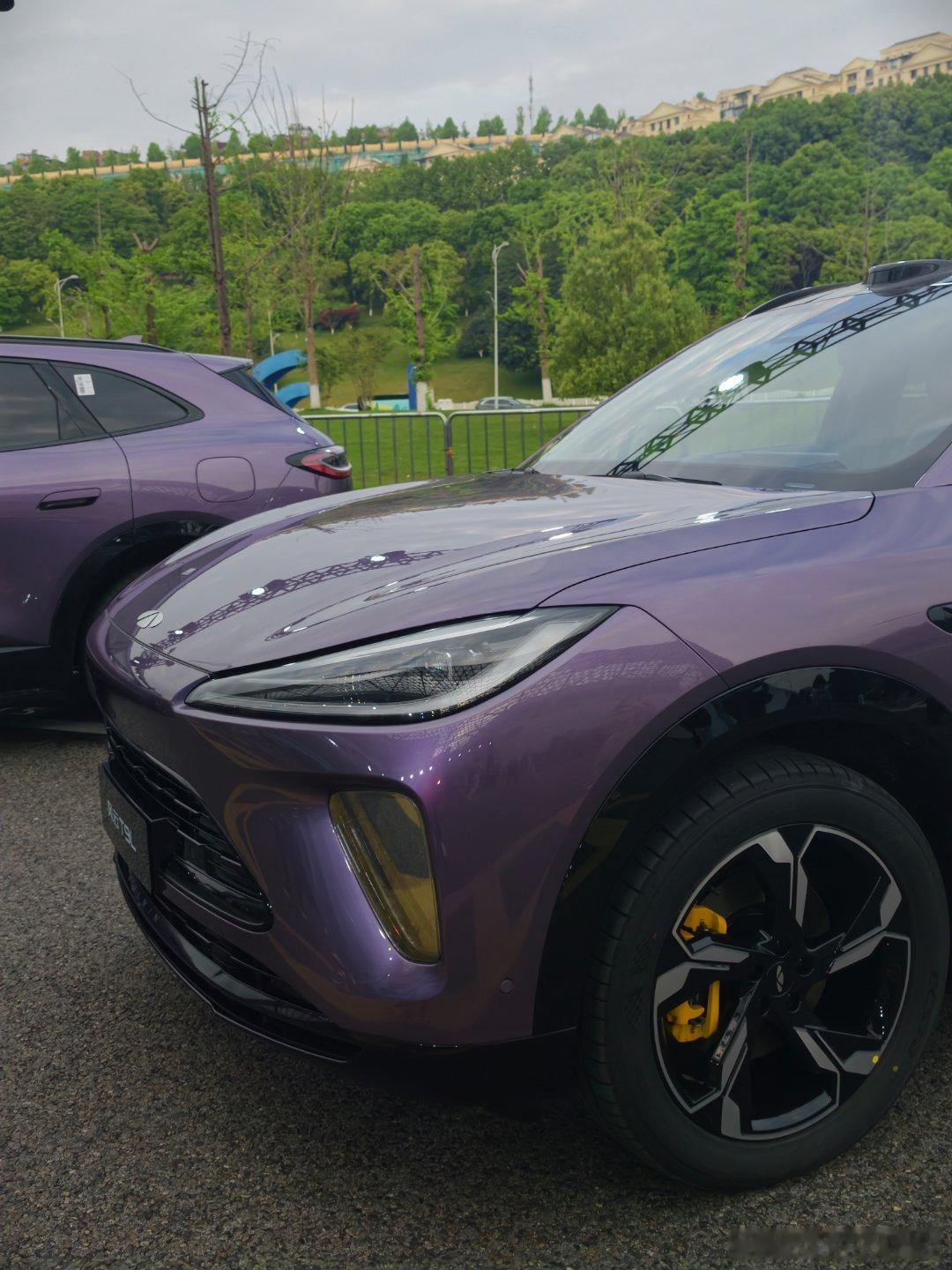 来到风云T9L的发布会现场了作为一台大五座车型的混动车型，用了“中国心”十佳鲲鹏