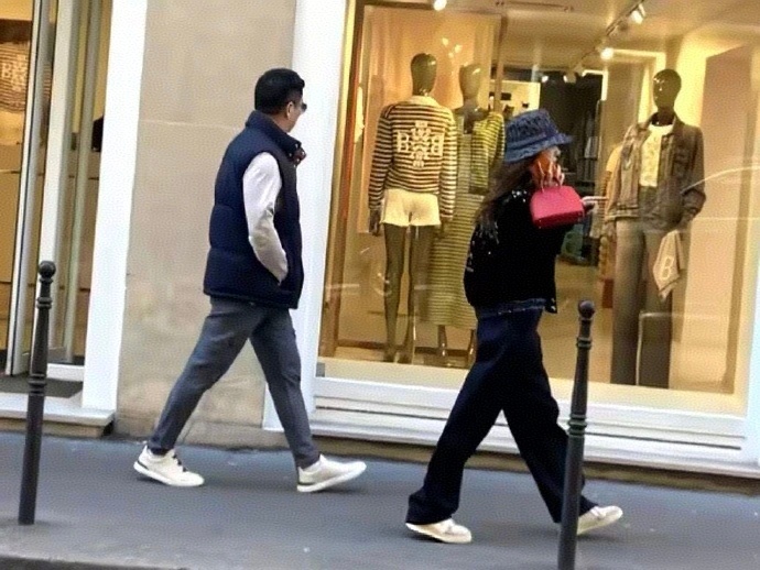 日前，有“网友”在巴黎街头偶遇刘强东和章泽天夫妇，没有保镖和助理随行。近期，两人