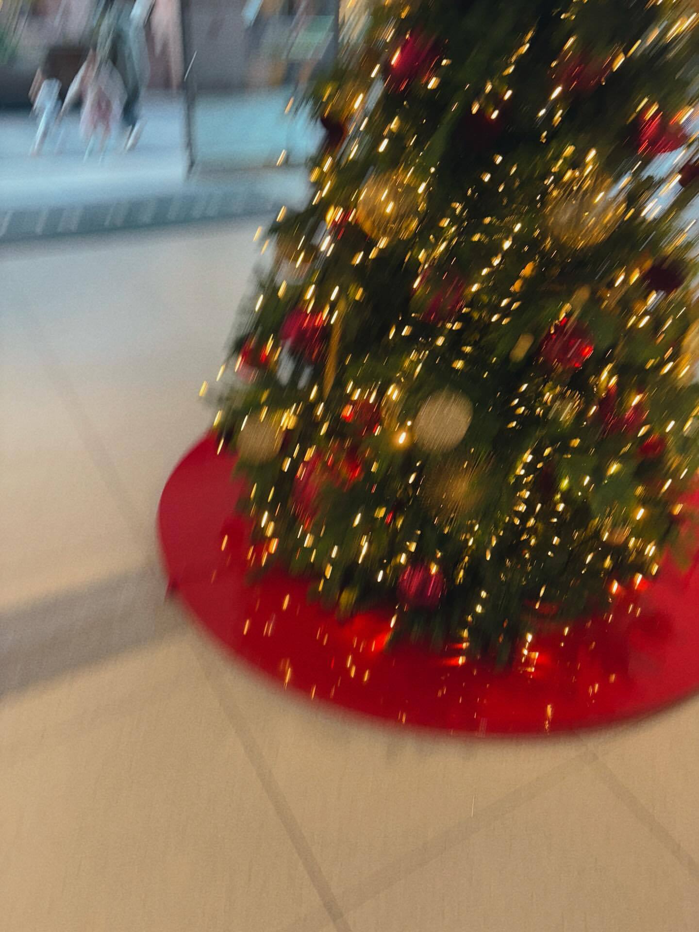 秋元真夏「一番好きな季節🎄」manatsugram