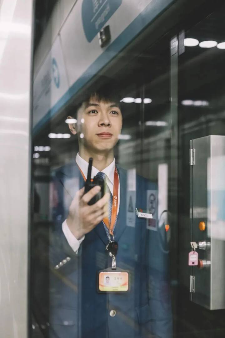 杭州地铁5号线大升级！早高峰间隔缩短至2分30秒，通勤更顺畅
