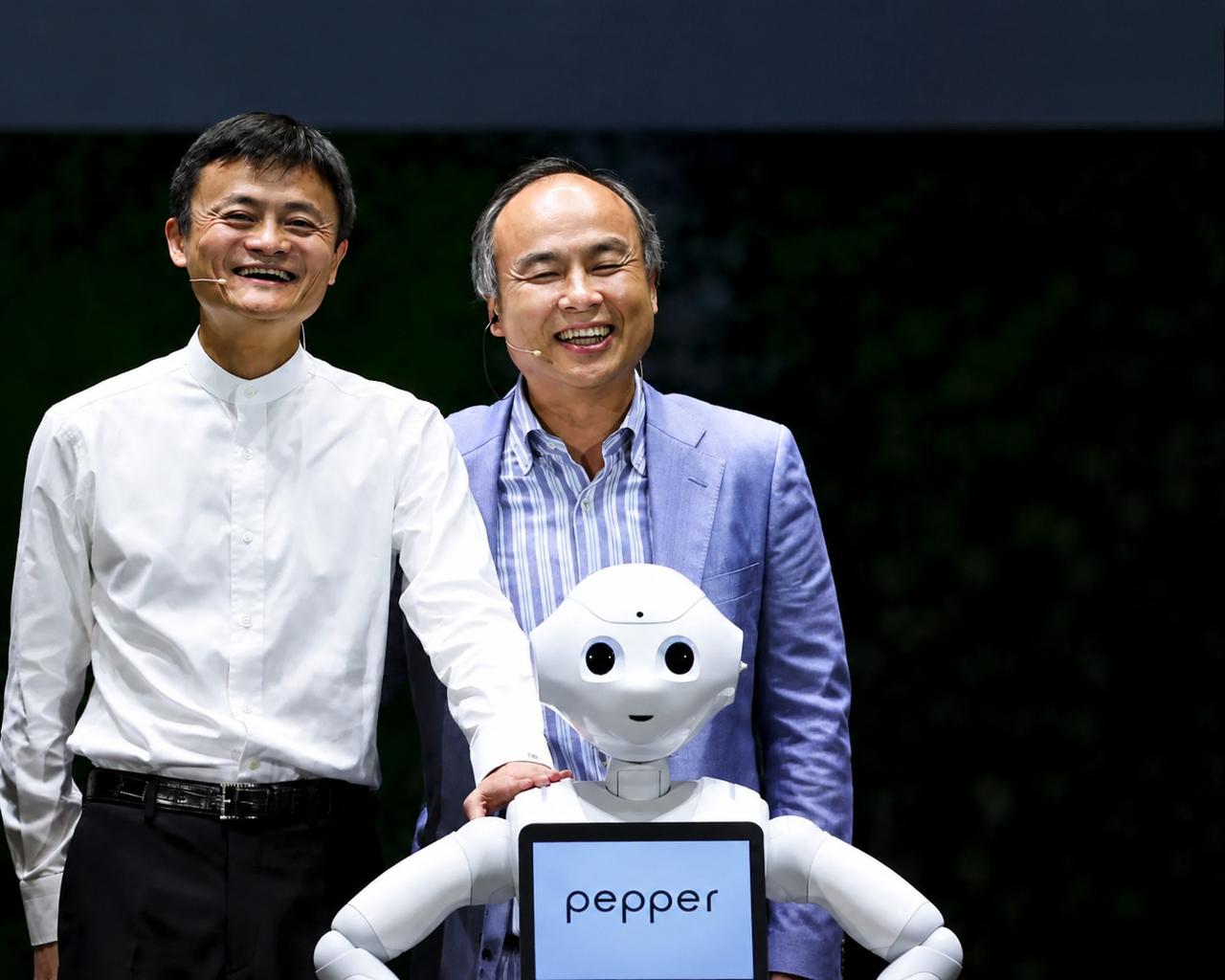 二十二年日本市值第一换人了。赢过丰田的是个赌徒？
 
都说丰田“网上没赢过，现实