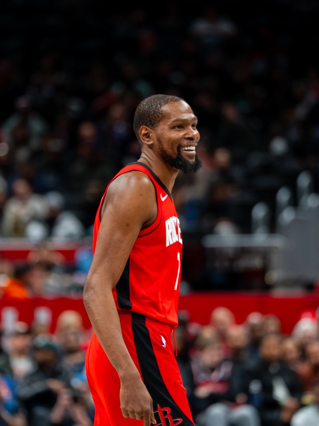 昨天出战41分钟今天出战39分半背靠背两场合计81分钟累麻了 开拓者vs火箭 休