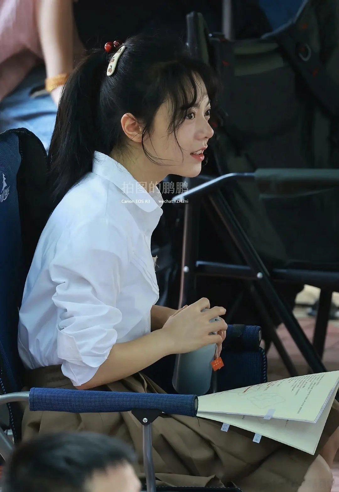 赵今麦脖子前倾好严重[衰] ​​​