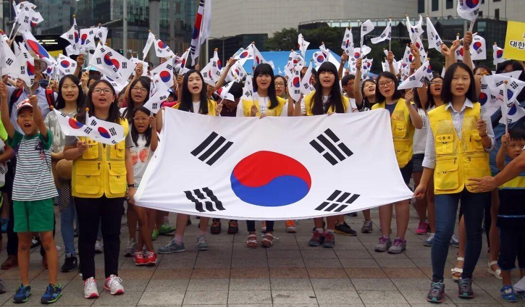 韩国统一部长官郑东泳近日表示，李在明新一届政府，将推行以和平为先的对朝鲜政策。他