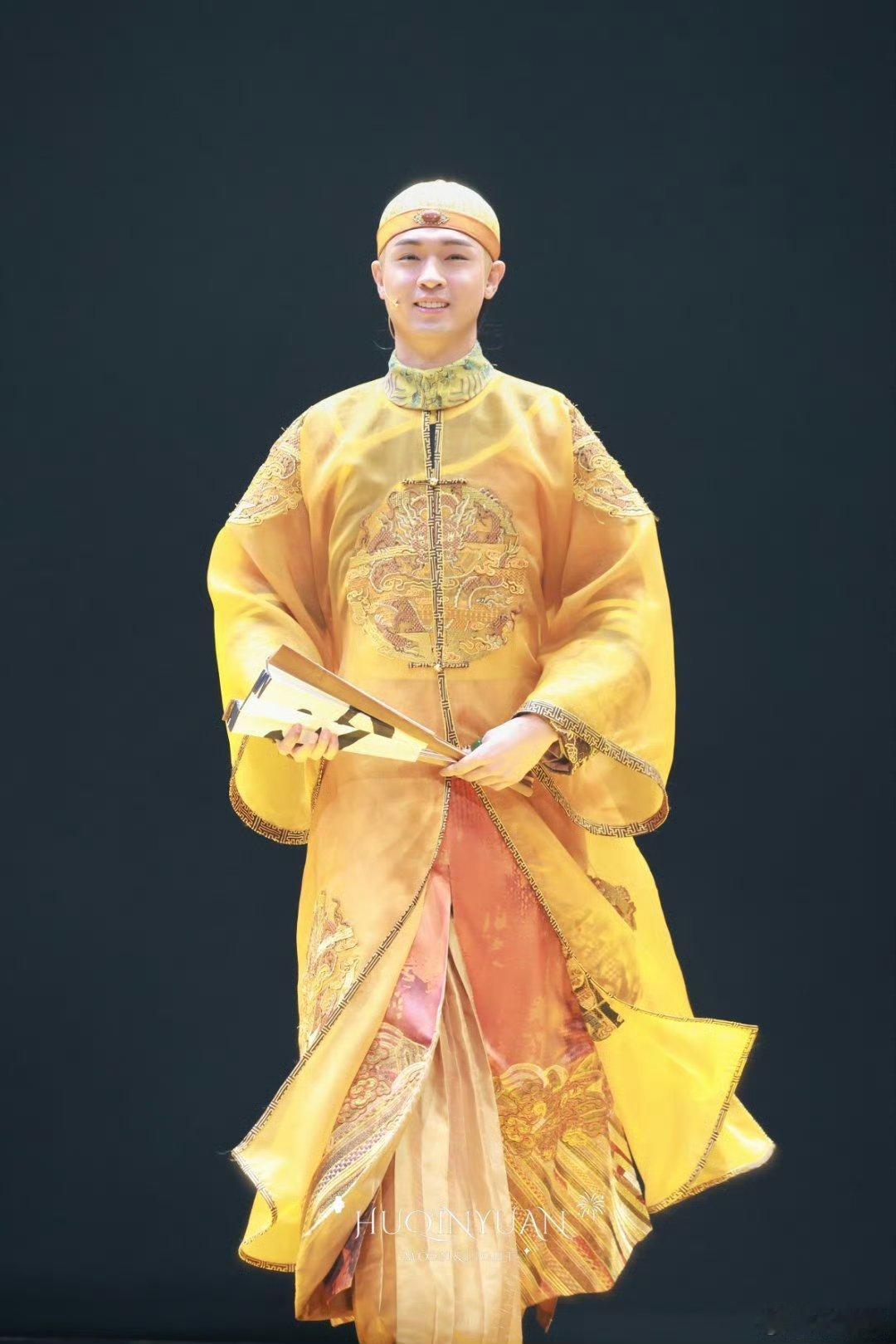 秦霄贤 qxx秦霄贤 qxx秦霄贤德龄与慈禧 三两句情话落笔，无尽的思念难抑.?