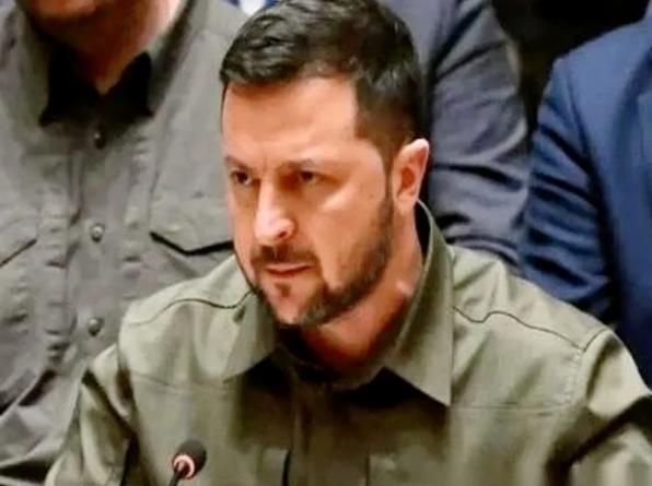 乌克兰打了三年仗，估计才知道谁是真正的朋友，谁是真正的敌人。俄罗斯很明确，想拿顿