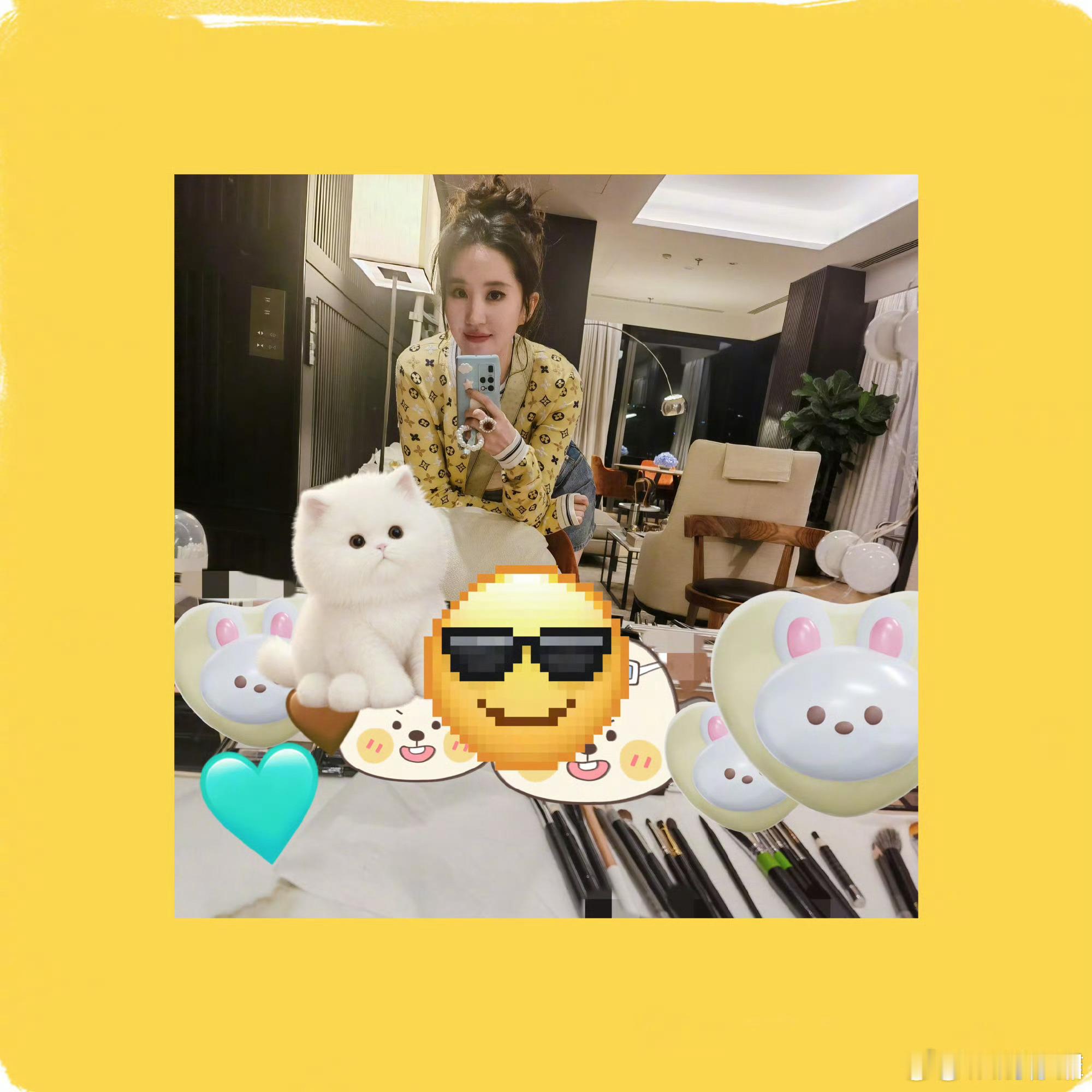 #刘亦菲还是没走出黄亦玫# 今天的营业照还是黄色的衣服[doge]不仅刘亦菲没走