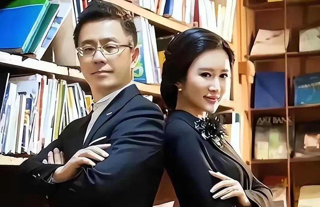 杜星霖的前任和现任颜值对比照，看起来也不错，也不知道她为啥要选择离婚了？