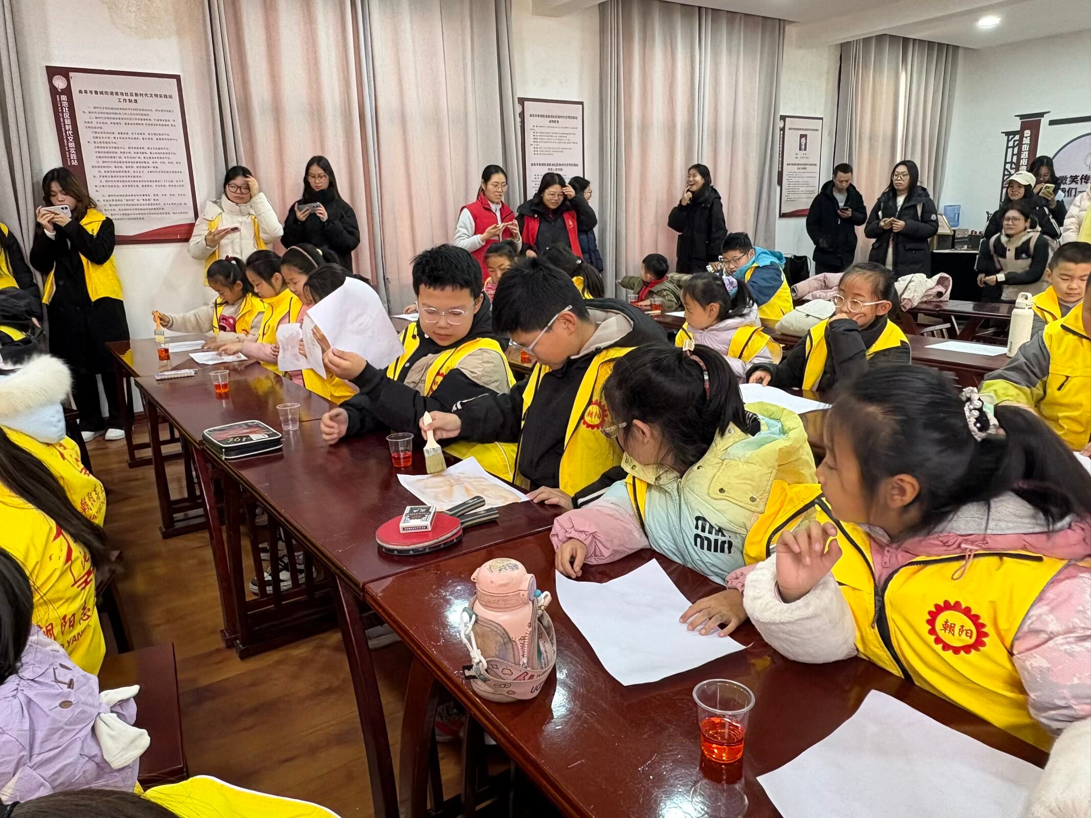 秦岭笑谈寒假不打烊校园v计划【油水分层藏奥秘，童心探秘科学城】日常山东学子实践青