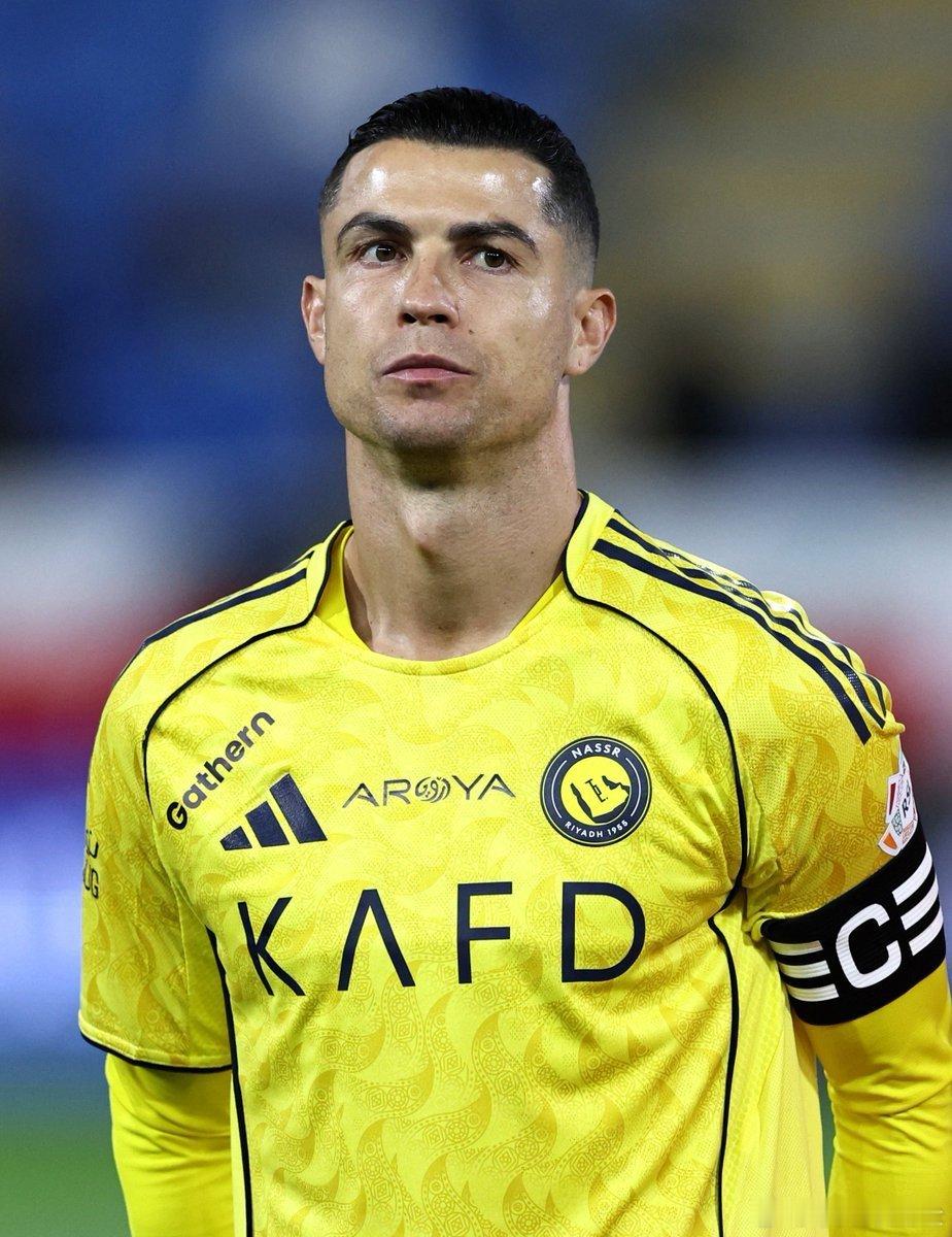 C罗 关于C罗收购阿尔梅里亚俱乐部一事？葡萄牙人路易斯·马丁斯（效力于阿尔梅里亚