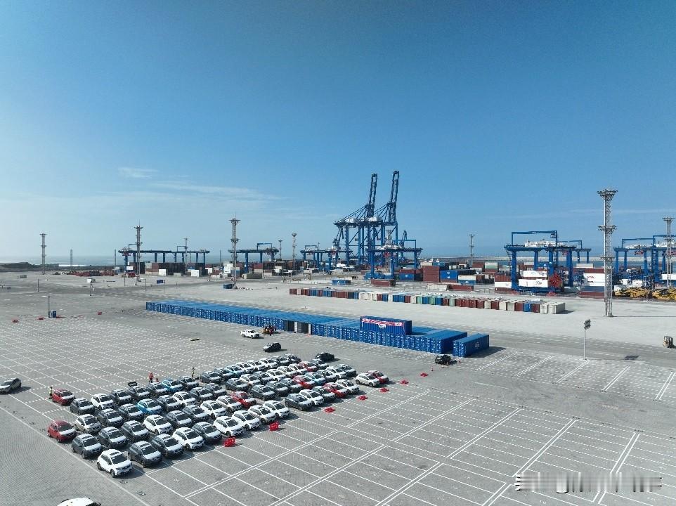  一周年！钱凯港打通中拉物流“快车道”，避开地缘风险超靠谱…

去年11月14日