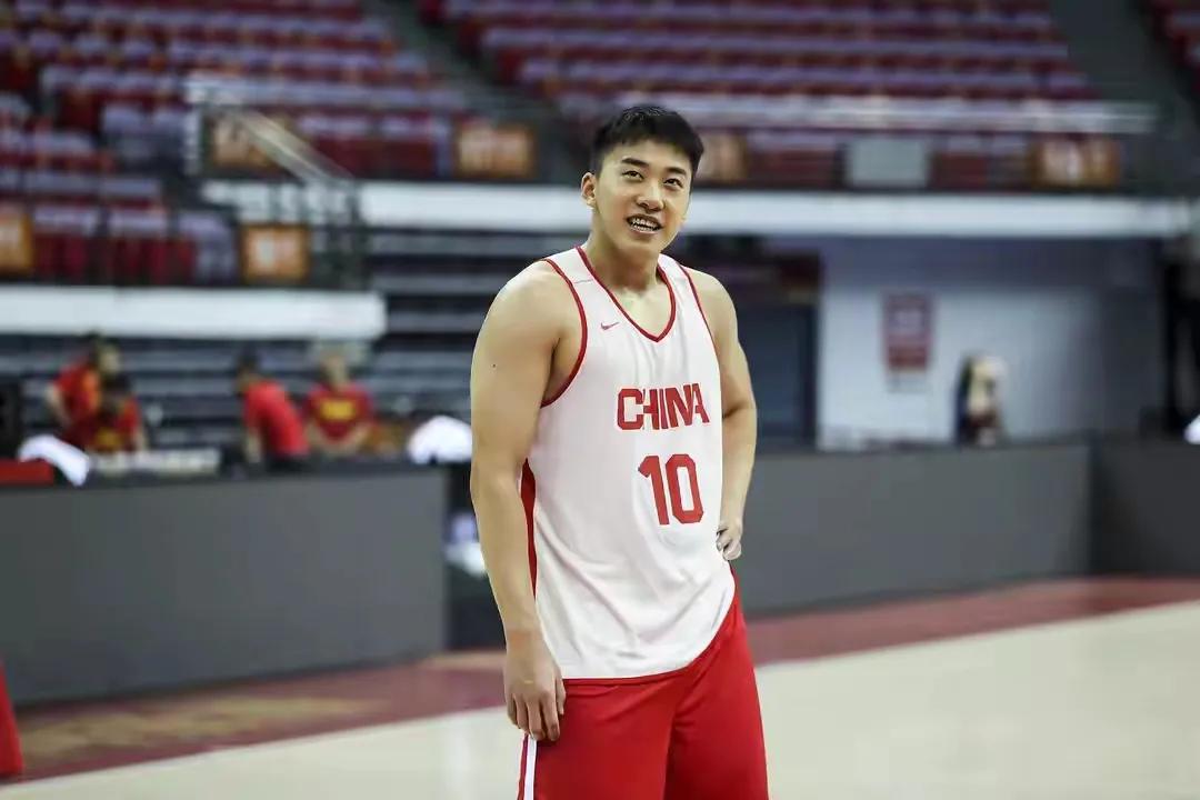 王俊杰是首个没打CBA进入国家队球员？张兆旭：我第1个 艾伦第2个
cba成立以