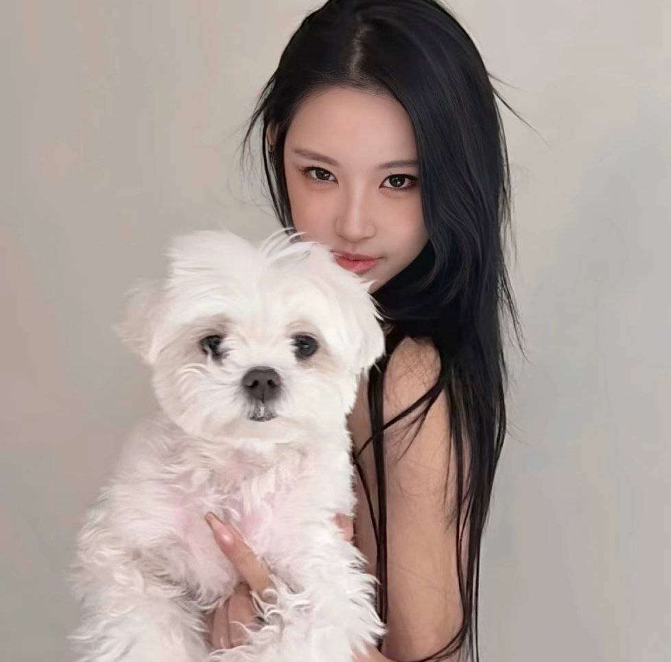 𝐖𝐞𝐂𝐡𝐚𝐭｜白色系高清高级感女头分享𝑆𝘩𝑎𝑟𝑒.🤍 