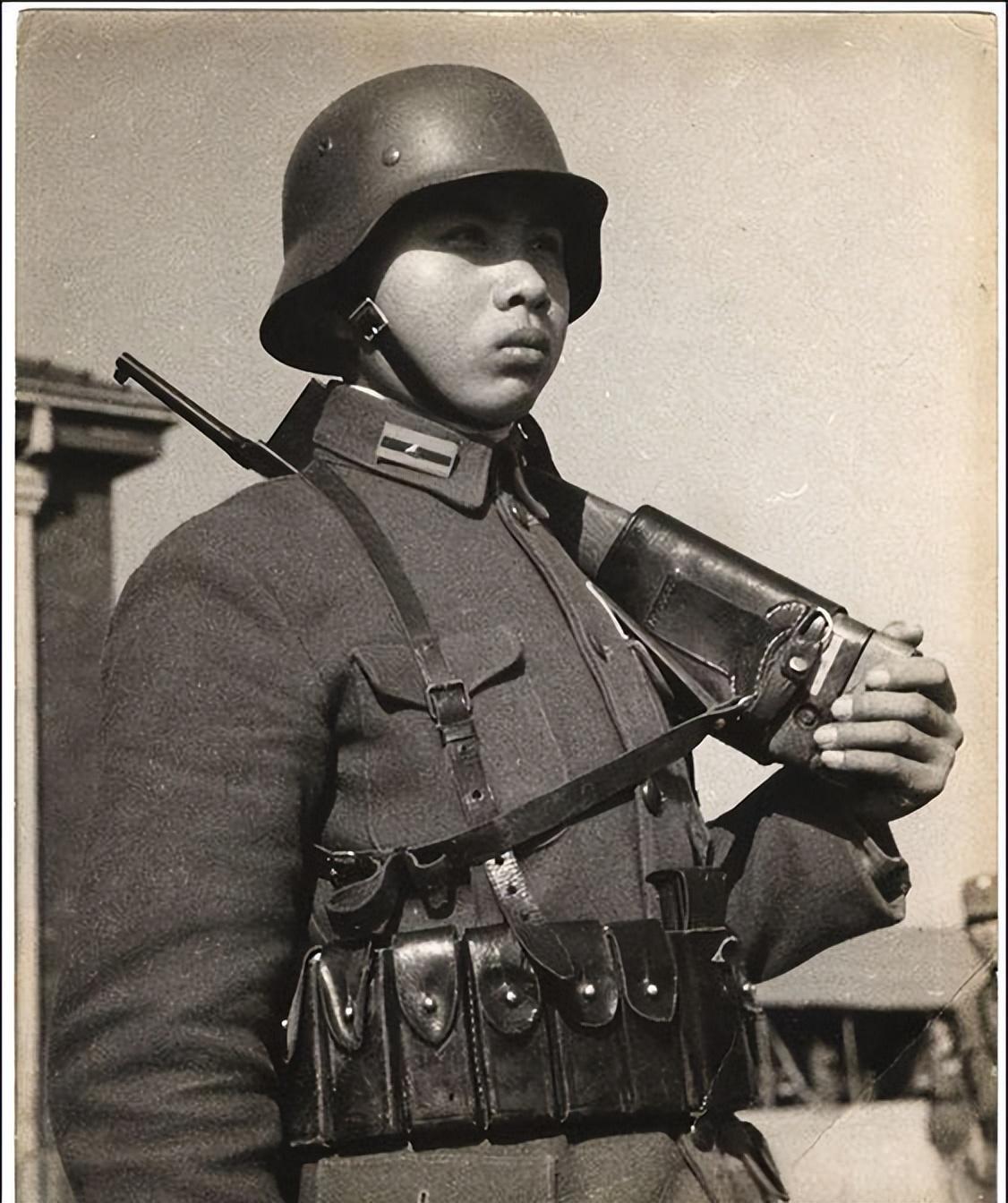 [军旅话题]  解放军打仗为何很少戴钢盔？ 你在部队戴过钢盔吗？

不知道您有没