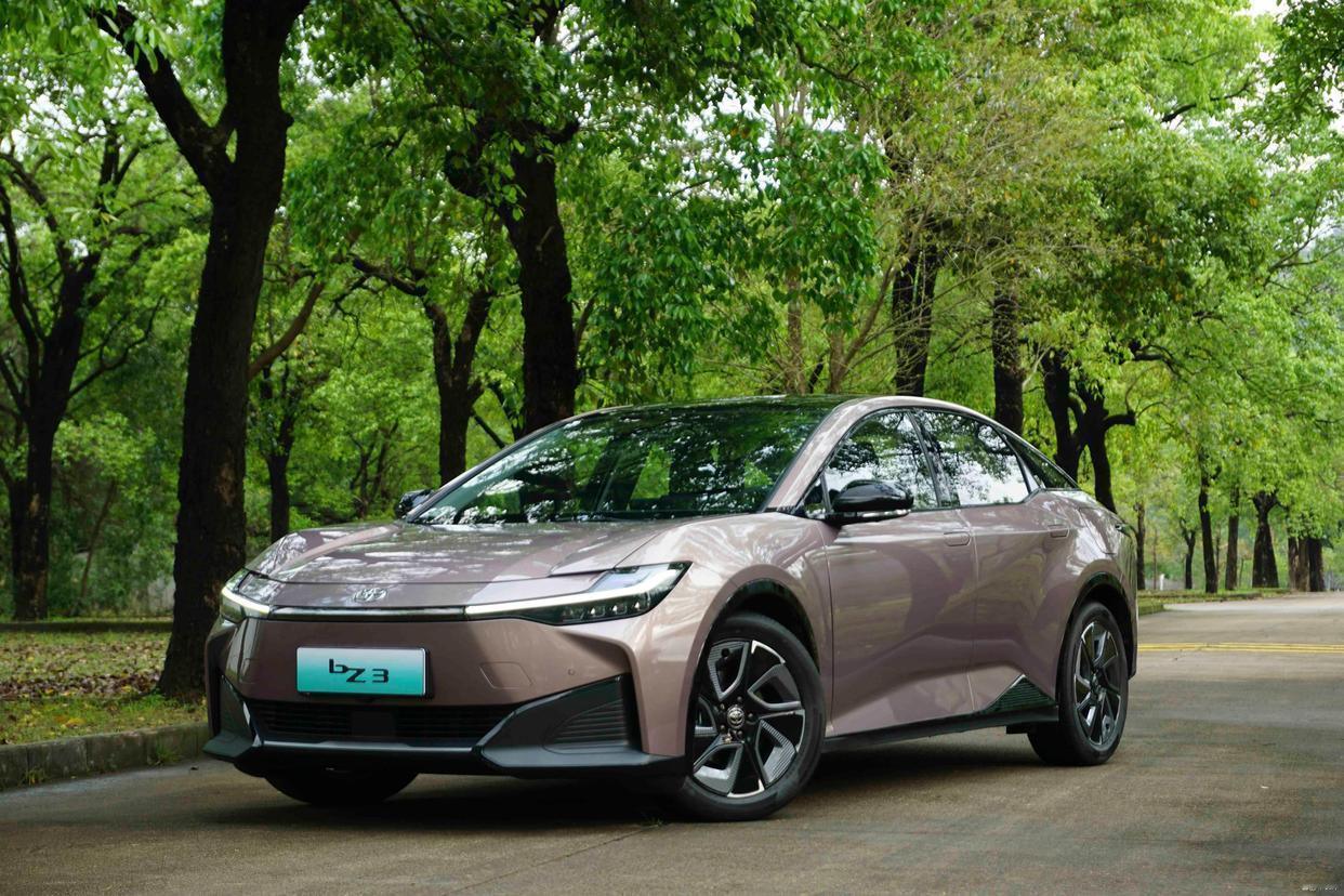 从16.98万到9.38万，丰田B级纯电突然降维：bZ3到底值不值得买？

综合