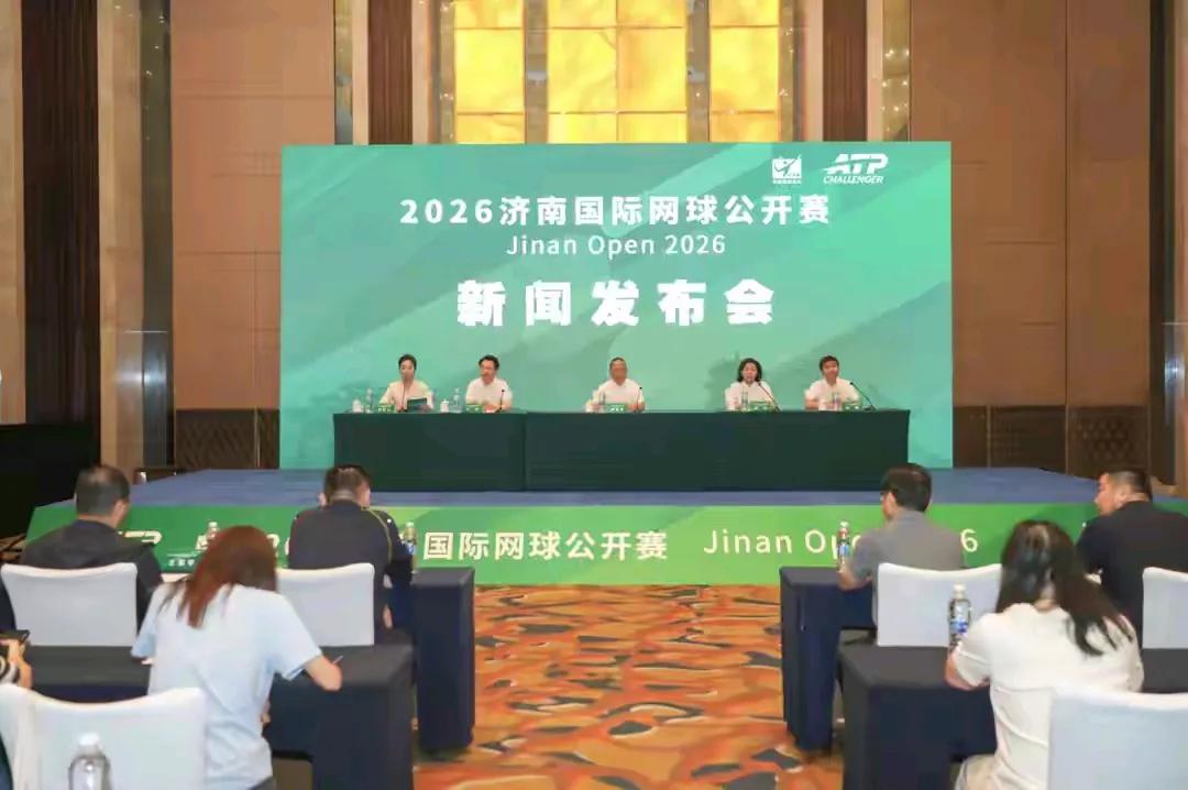 网球比赛要在中国遍地开花啊！

中国有了网球上海大师赛，和世界公开赛、北京有中网