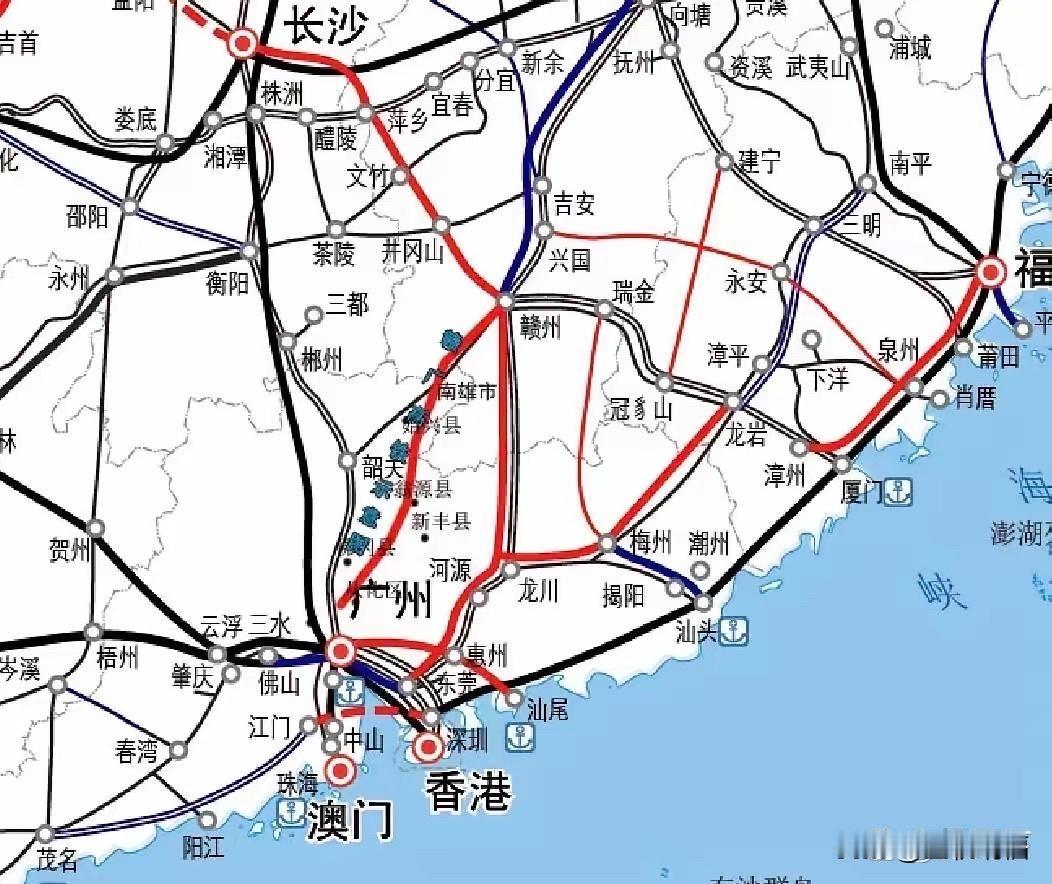 赣州正全力冲刺赣广高铁通道建设。
在已建成长赣、赣深、赣厦及赣昌高铁的基础上，赣