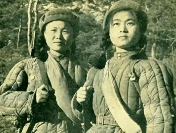 1933年，许世友听说部队有一位出身武当的女侠，便想要切磋一番，于是他迈着自信的