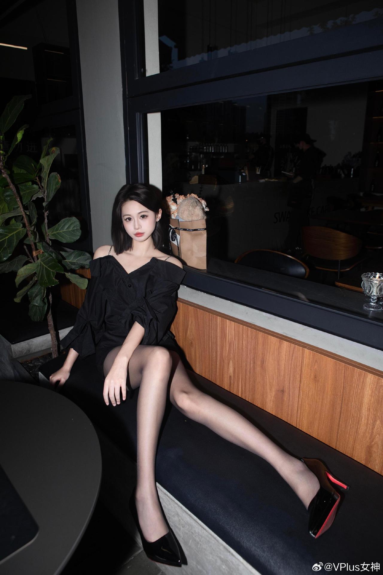 厦门的巷子里，藏着一家拍照绝美的咖啡店 

涞觅润丝 ​​​