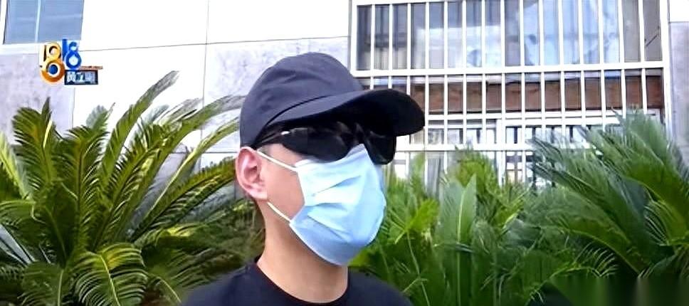 绝了。
一个大哥半夜喝多了去推拿，结果一不小心，把人家整个店给端了。12个人，齐