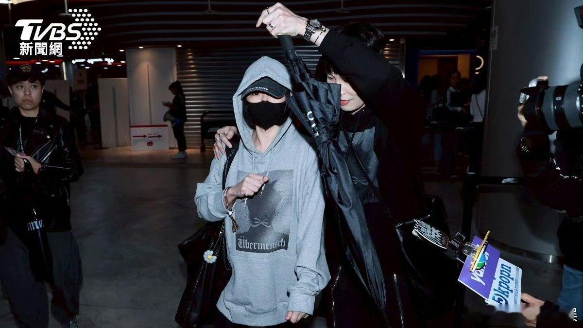 小s林心如现身权志龙演唱会小S林心如去看权志龙演唱会了小S林心如去看权志龙演唱会