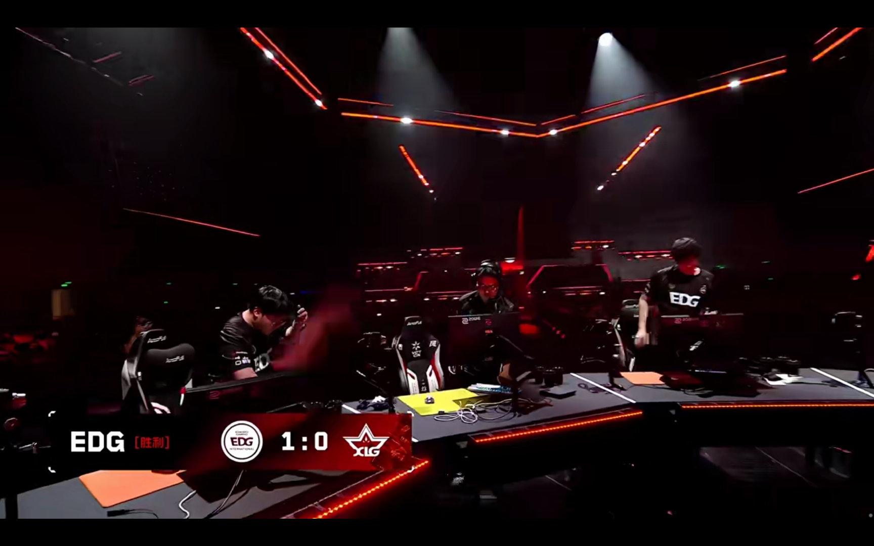 EDG对阵XLG 我的无畏时光 第一局结束，EDG13:11战胜xlg，不过不得