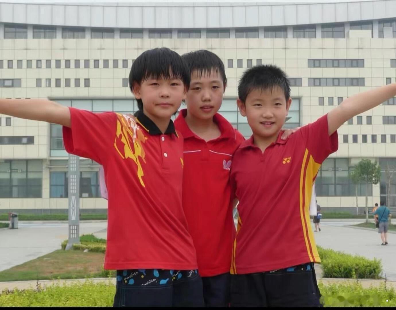 偷了一张幼崽莎 