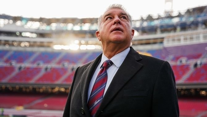 问：与梅西有分歧？拉波尔塔：争端可以通过对话解决；人们通过对话相互理解。 我们的