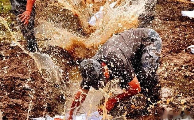 #东风快递[超话]##正青春火箭军##火箭军# 《跟我上》有一声呐喊好响亮跟我上