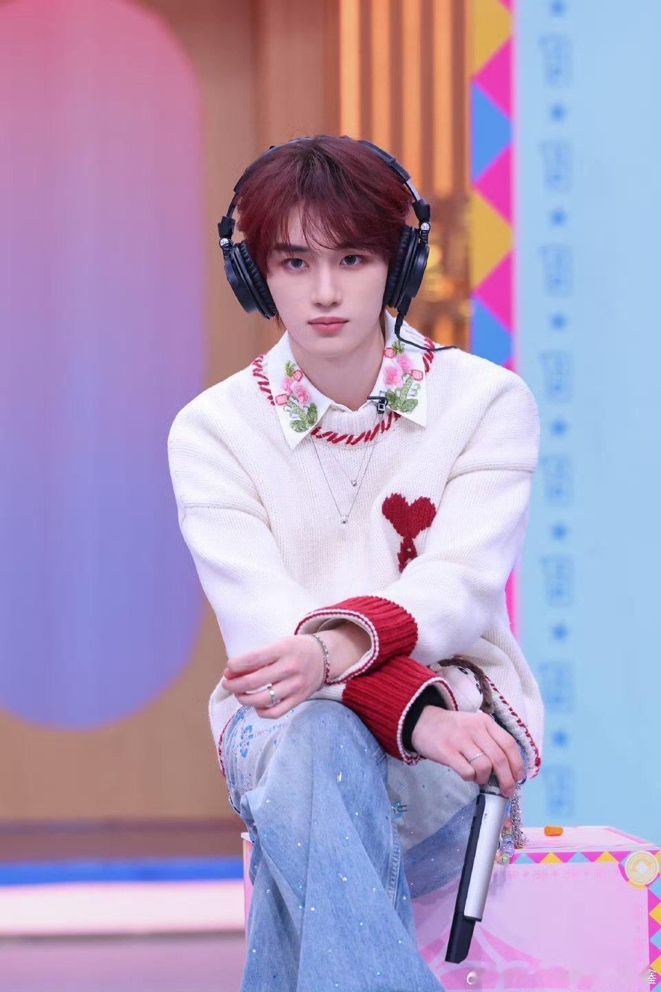 丁程鑫丁总祝大家新的一年好运连连丁程鑫祝大家新的一年好运连连 丁总祝大家新的一年