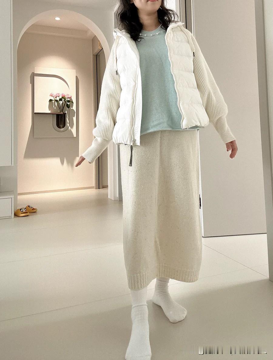 真的我只爱买衣服！
如果哪一天，我连逛街刷穿搭、挑新衣服的兴致都没了，对着满衣柜