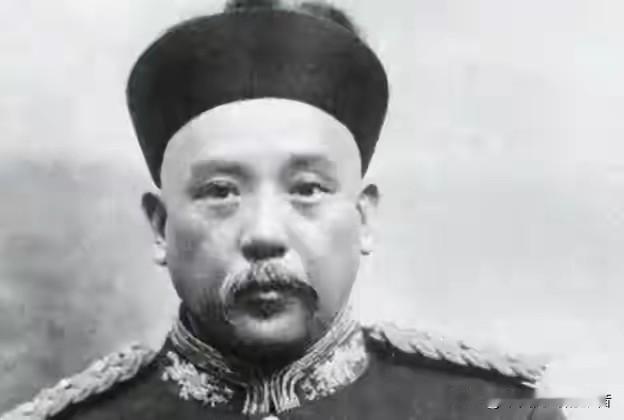 你猜怎么着，1951年新中国都成立两年了沈阳造币厂还在偷偷铸袁世凯头像的银元。不