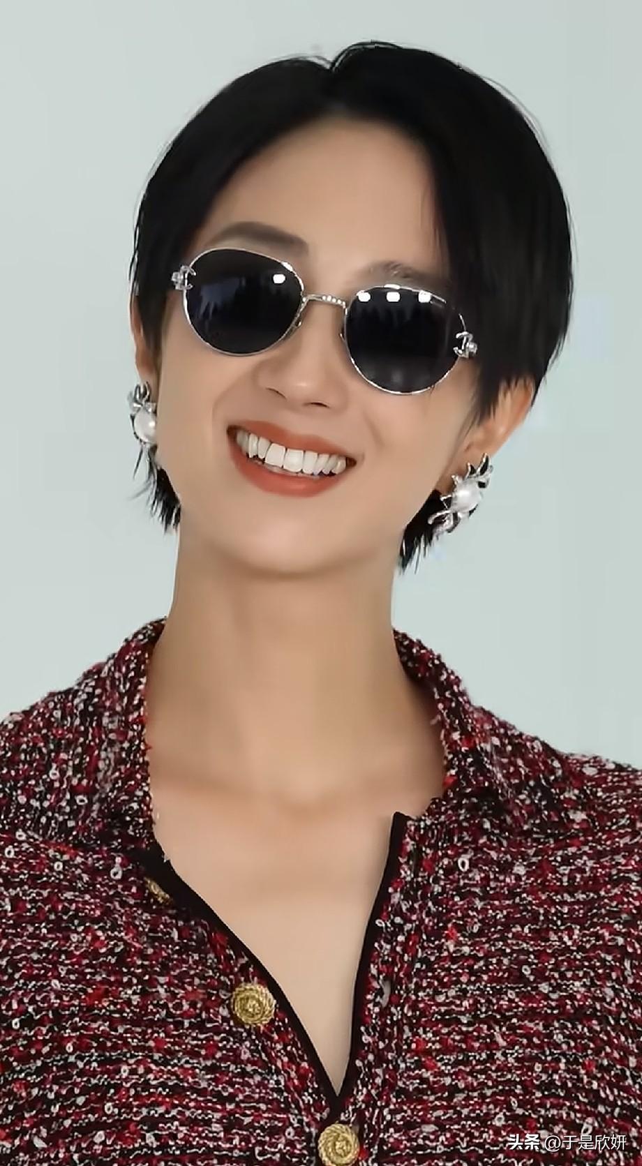 谁懂啊！当年嫌她普通，如今被桂纶镁的又美又飒狠狠戳中
 
谁还记得第一次看《不能