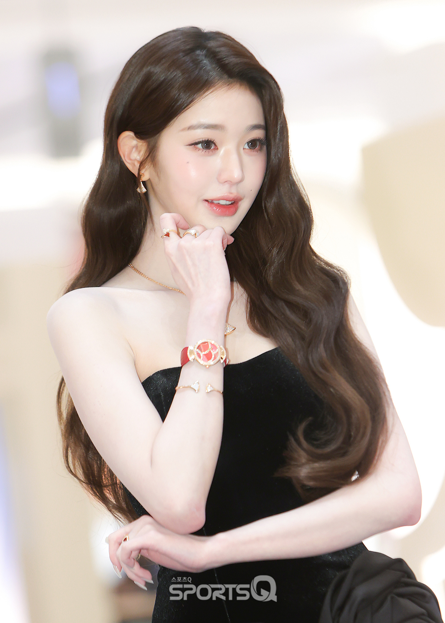 张元英 x BVLGARI闪耀迷人的宝格丽女郎✨ 