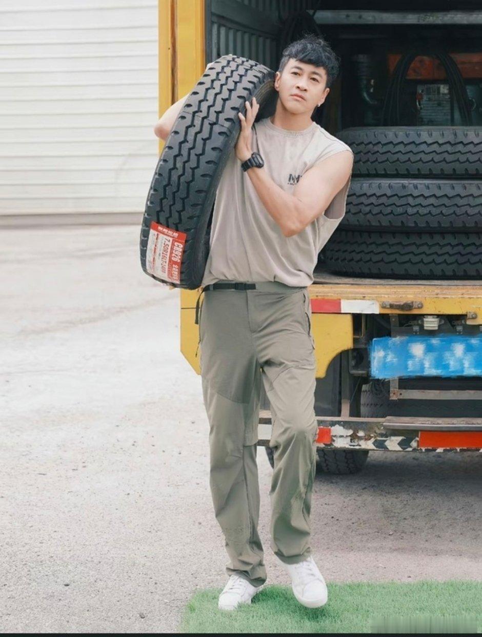 何润东车代已经有品牌认领了，物料已拍 