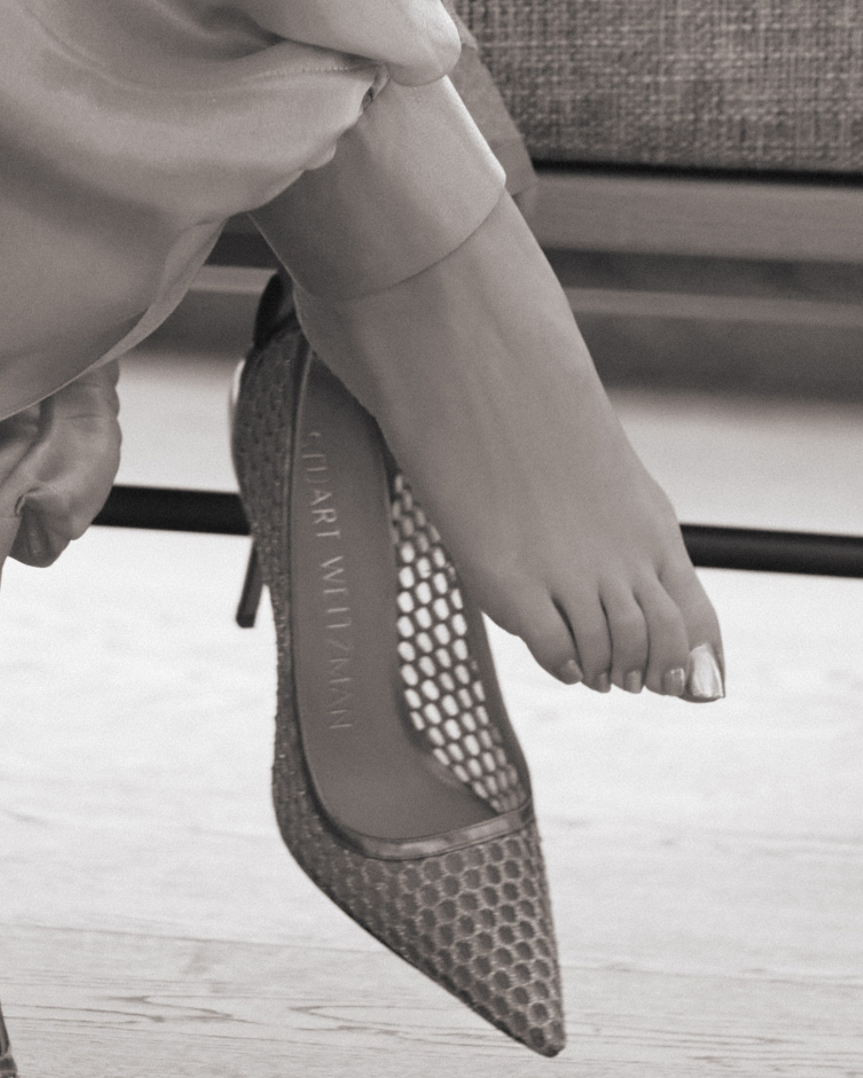 【童谣】👠：金色镂空网状尖头高跟鞋 ​​​