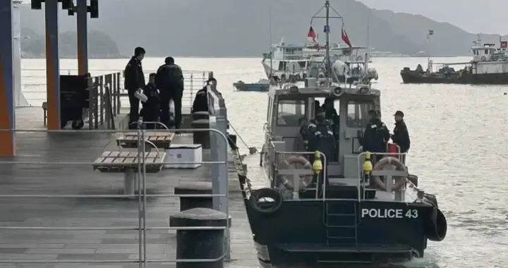 香港码头惊现一具女性浮尸，身上绑有砖头，现场未检获遗书