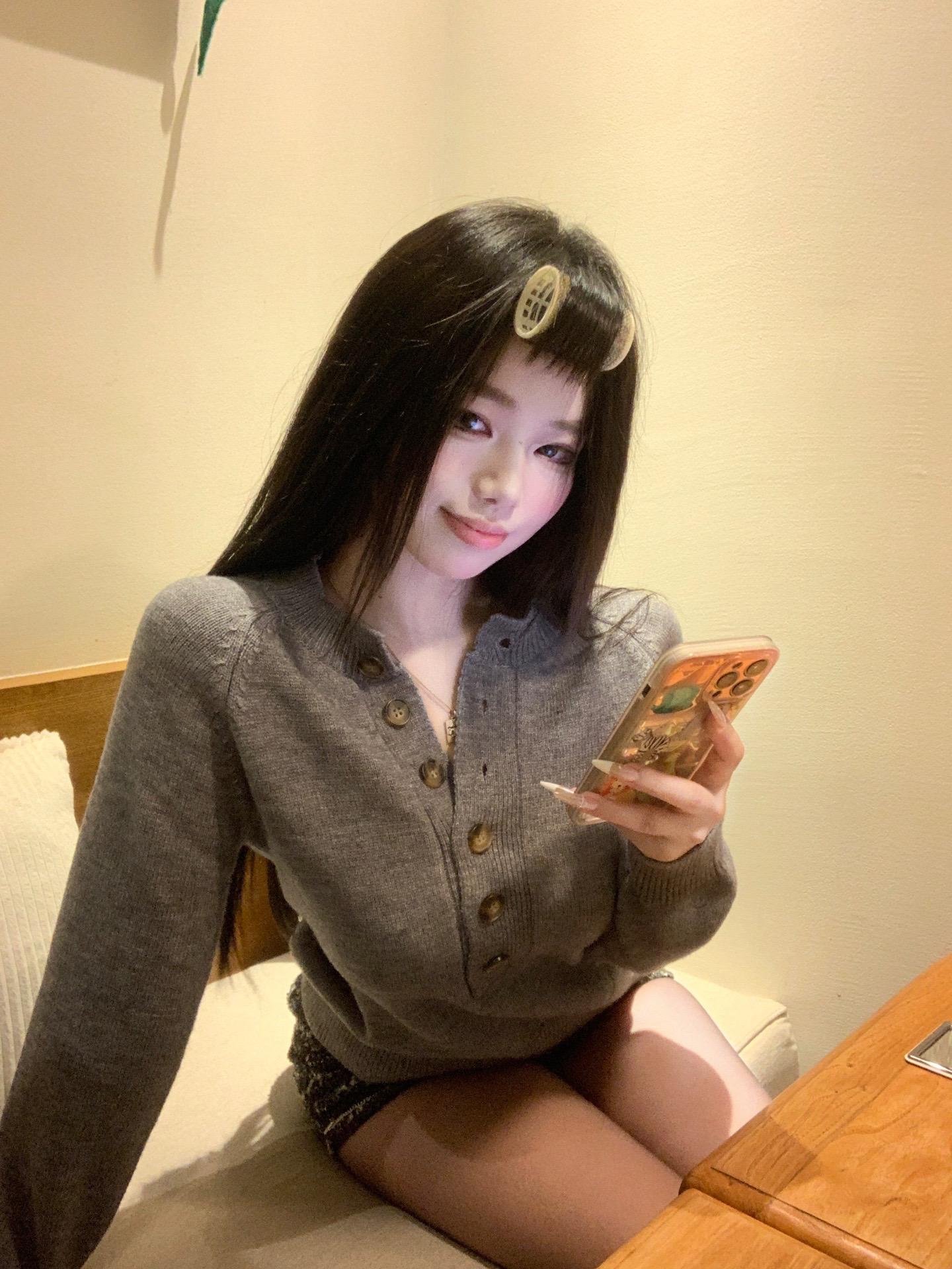 不要相信任何女人 除非那个女的是我。