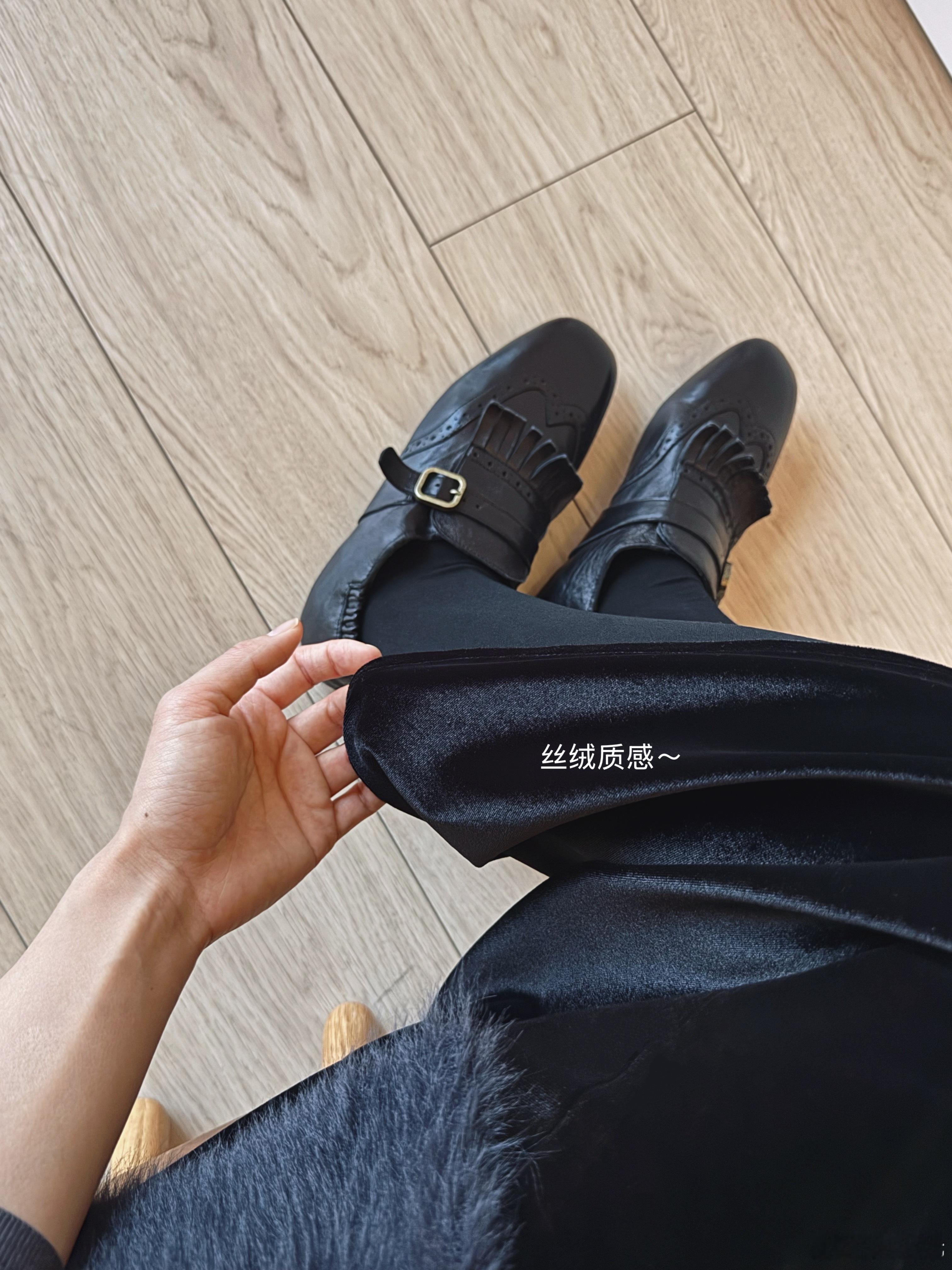 如约而至～黑色丝绒半裙🖤ping+，10位10 