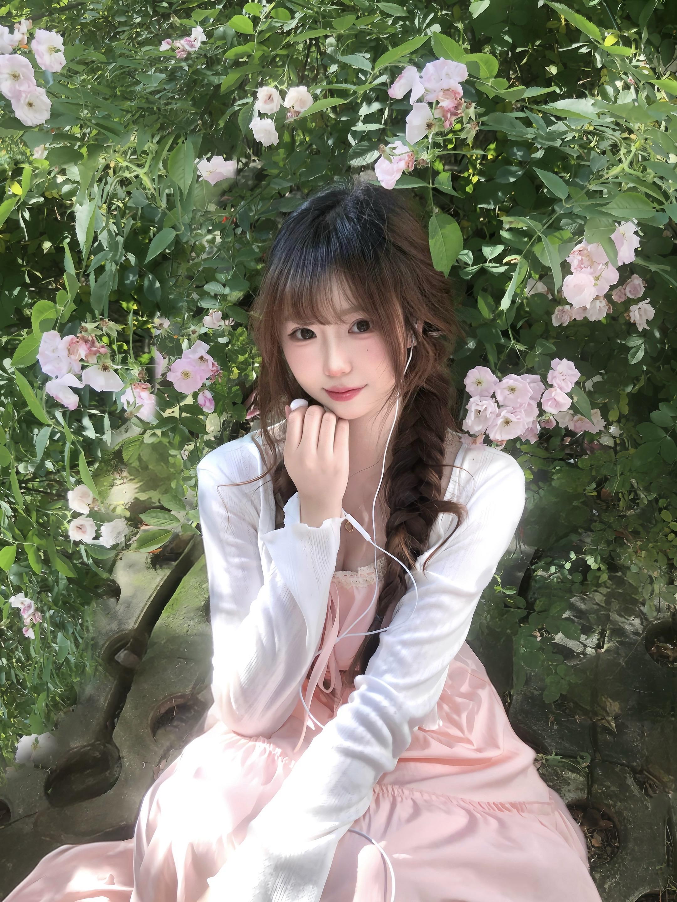见 花 如 面𖧷 ⁺.