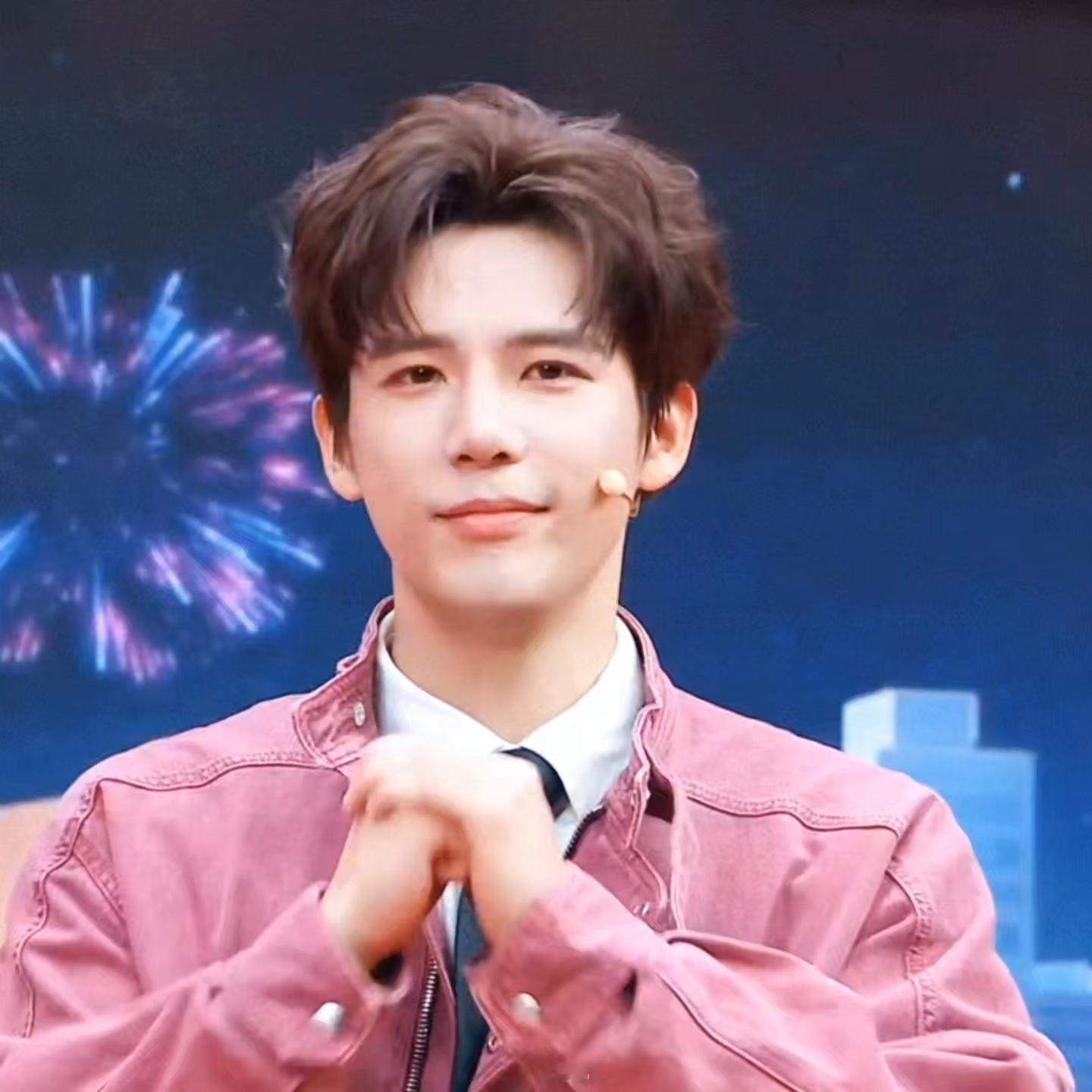 王安宇季清和  王安宇 “万物枯荣皆为你眼 我目眩神驰 而你一笑清明 潦倒我的众