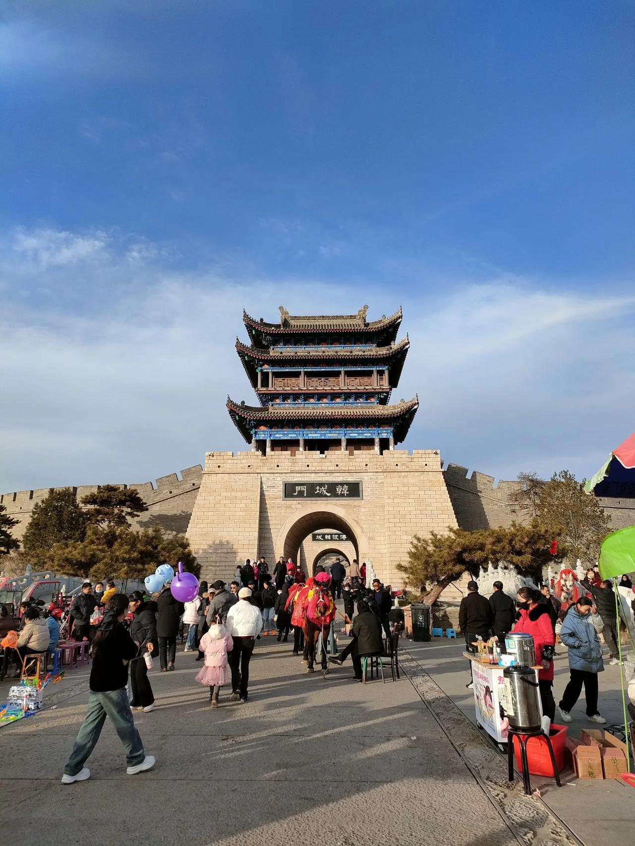 韩城风华不再的餐饮店，好像是岁月带走的老歌，传说都在淡去。
1.唐汗隆。位置：东