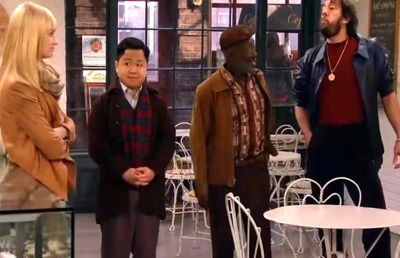 你为《破产姐妹》里那25万美金的创业梦流泪，可主演们拍2集，这笔钱就到手了。
她