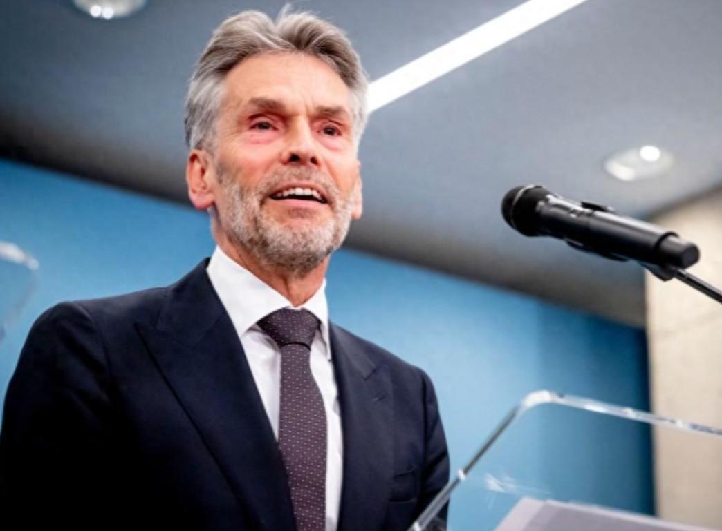 取消访华，放中国鸽子！对荷兰我们不能再手软了
这两天，法国总统马克龙对中国进行正