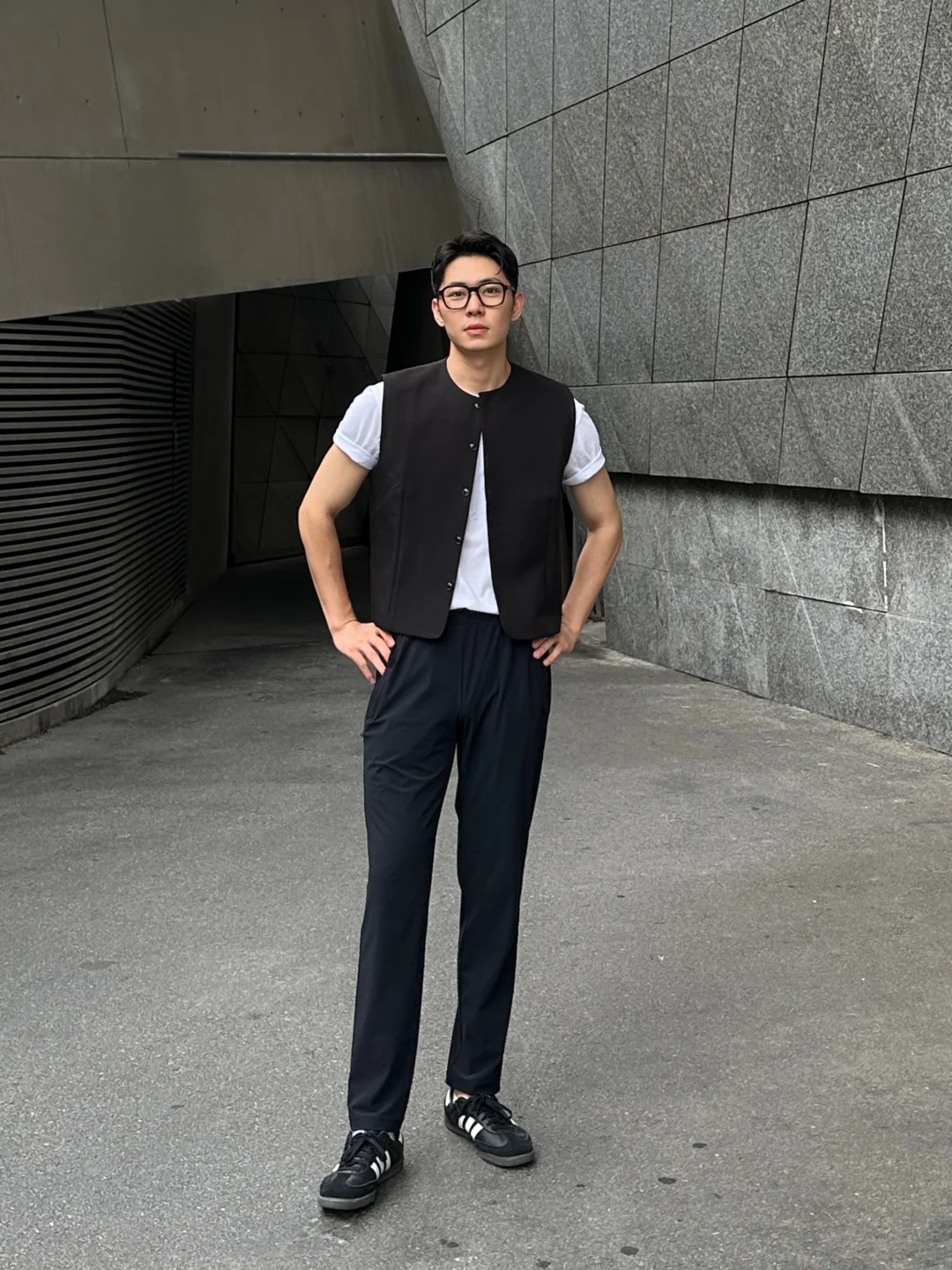 眼镜是带还是不带