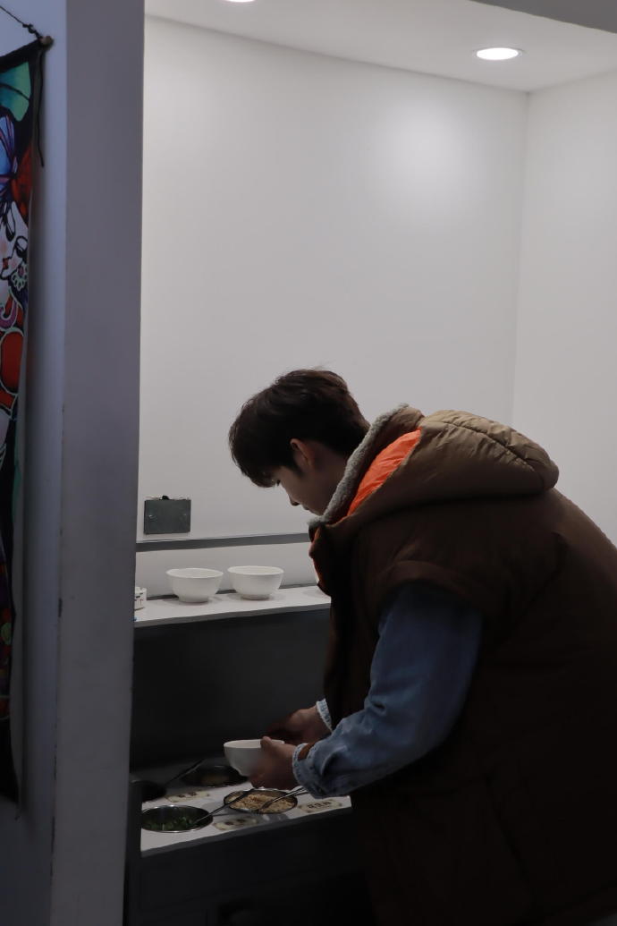 田嘉瑞《#花儿与少年# 》路透在国外吃火锅的小田哈哈哈哈哈 录制顺利！ ​​​